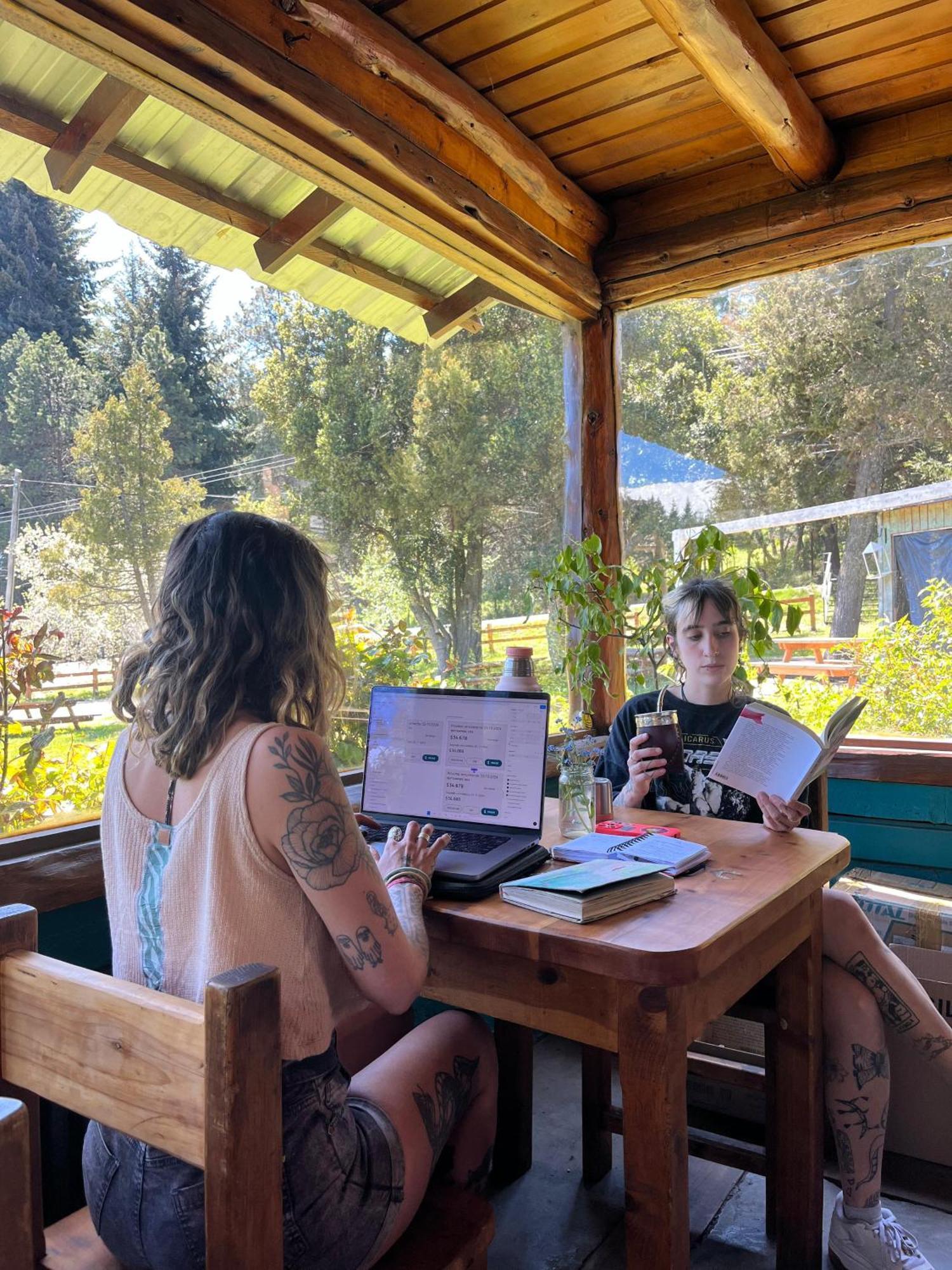 Hostel Capsula Refugio Oeste 산카를로스데바릴로체 외부 사진